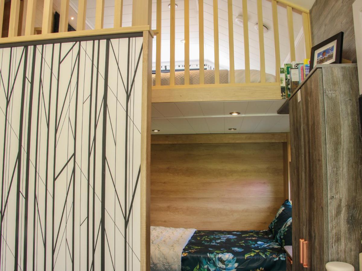 Jacob'S Meadow Pod 2 Villa Шрусбъри Екстериор снимка